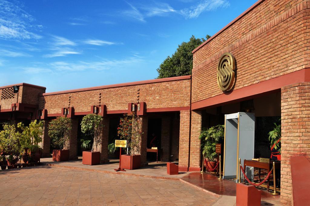 Faisalabad Serena Hotel Екстер'єр фото