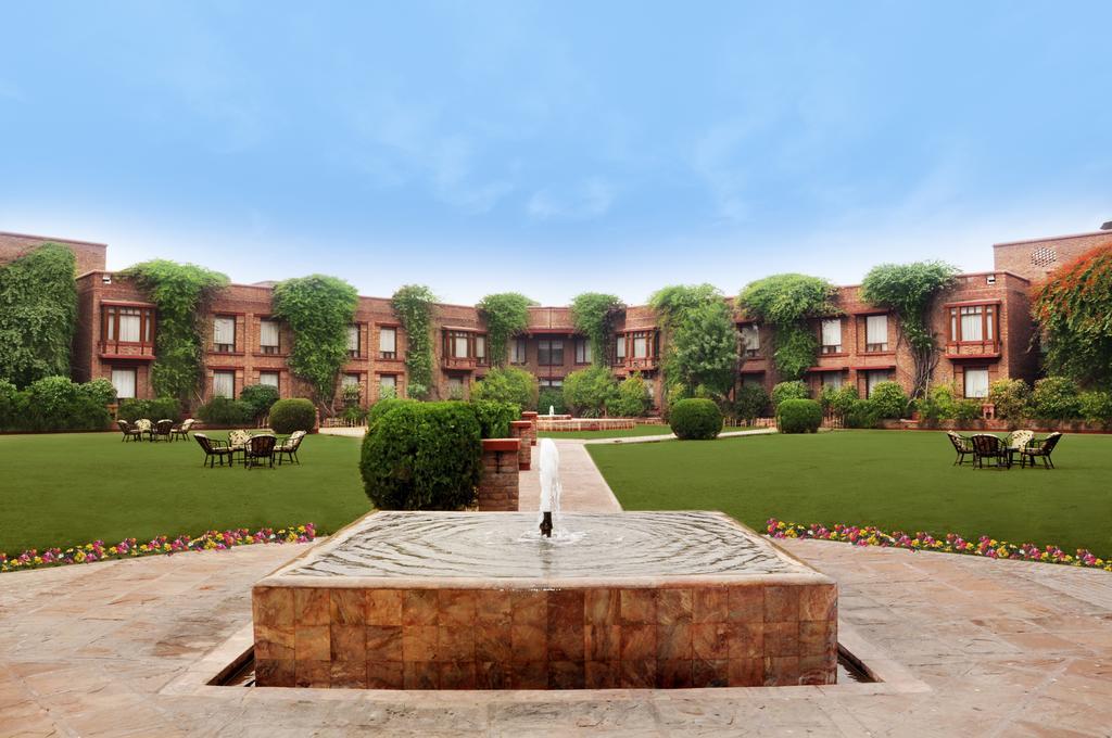 Faisalabad Serena Hotel Екстер'єр фото
