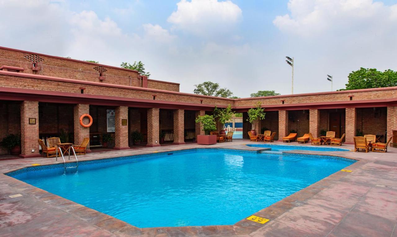 Faisalabad Serena Hotel Екстер'єр фото